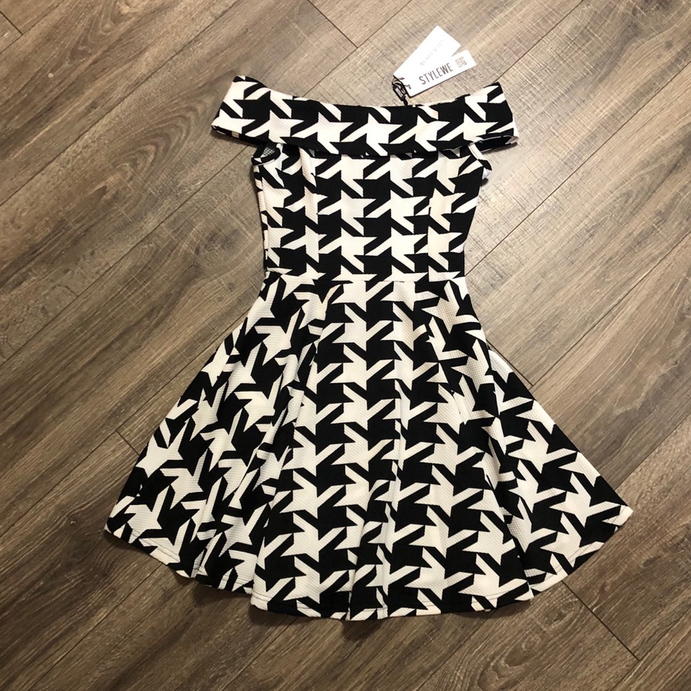 Masked Queen houndstooth dress!